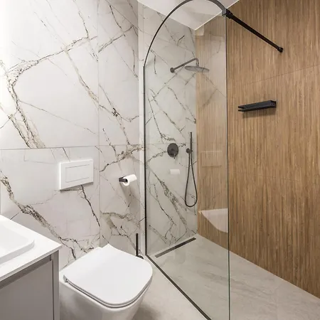 Aperto Centrum 10 Pietro * غدينيا